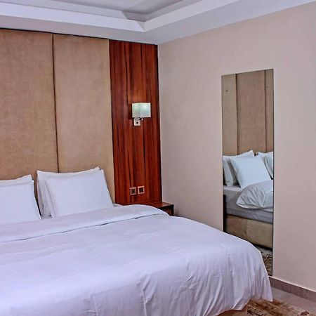 Joshesther Olive Hotel Ikeja Eksteriør billede