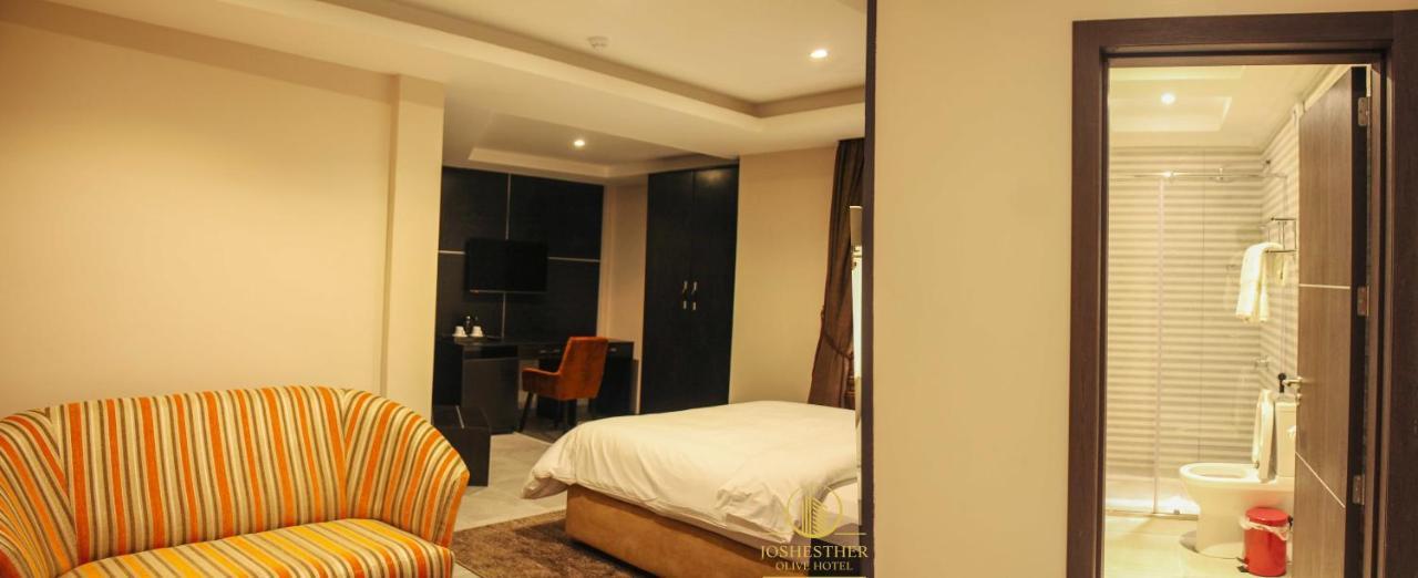 Joshesther Olive Hotel Ikeja Eksteriør billede