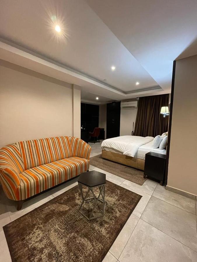 Joshesther Olive Hotel Ikeja Eksteriør billede