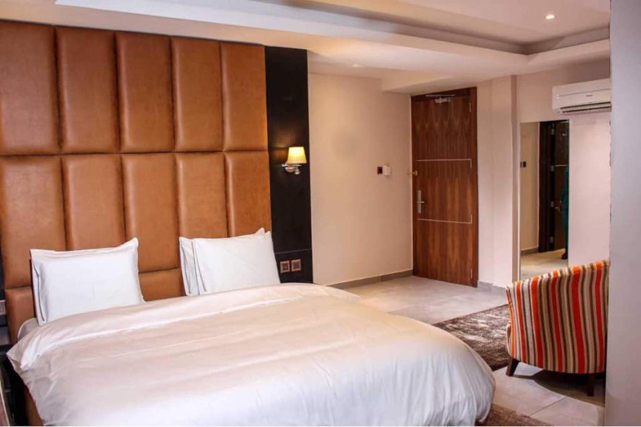 Joshesther Olive Hotel Ikeja Eksteriør billede