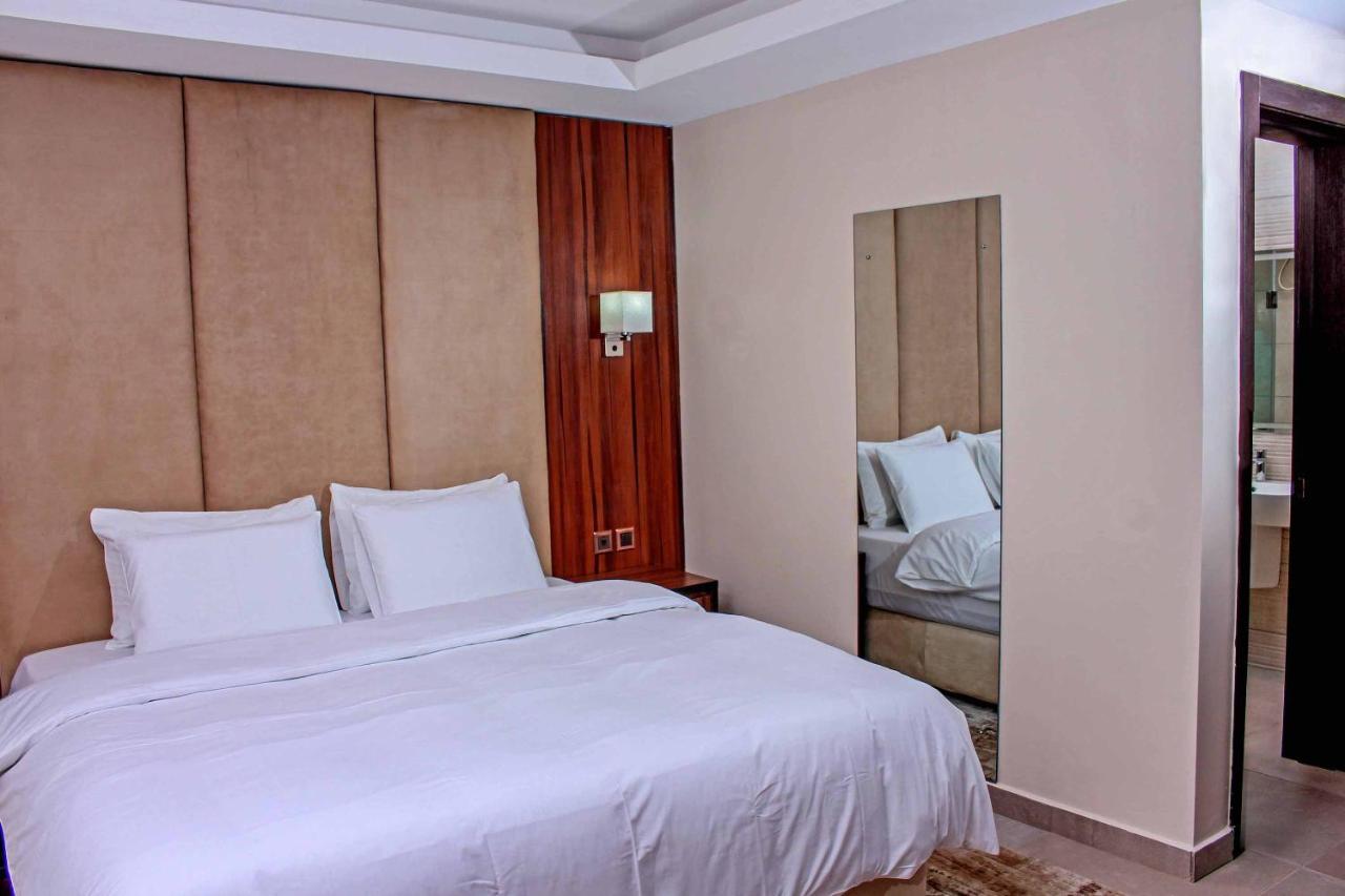 Joshesther Olive Hotel Ikeja Eksteriør billede