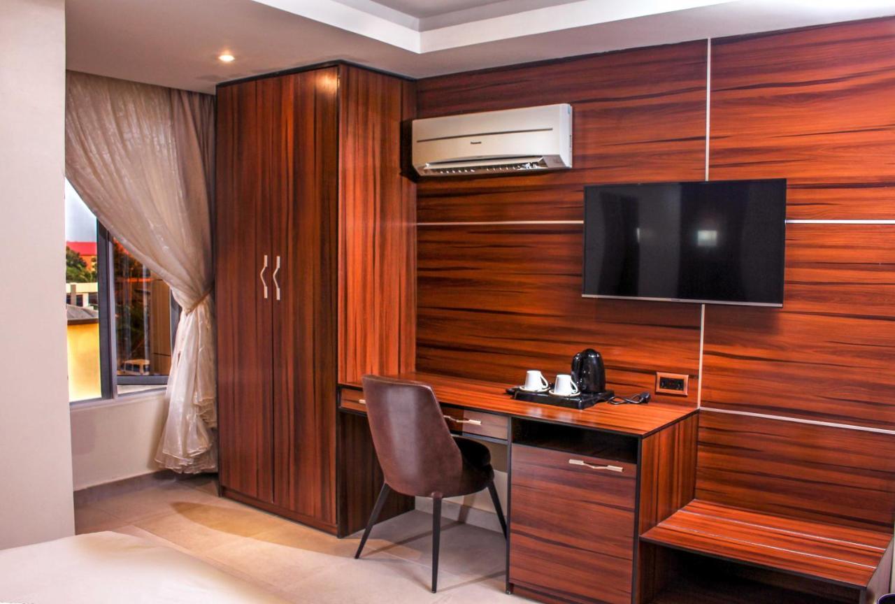 Joshesther Olive Hotel Ikeja Eksteriør billede